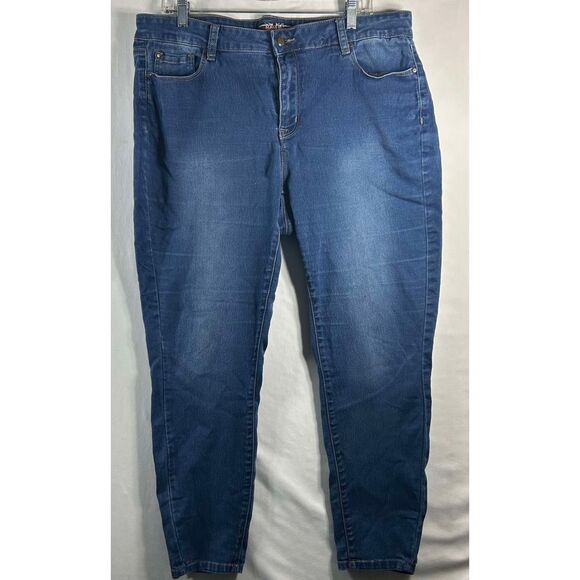 Makers True Oringals Jeans Medium Blue Wash Denim Women's Plus Size 16W‎ Casual - Picture 1 of 7